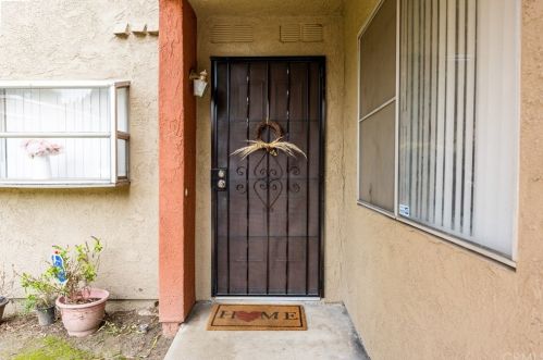 6683 Caro St, Paramount CA  90723-4757 exterior