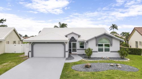 8633 Rosalie Ct, Boynton Beach, FL 33472-1271