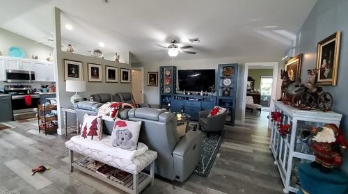 873 Charlemagne Blvd, Naples, FL 34112-7130