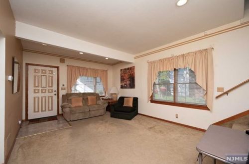 131 Schley St, Outwater NJ  07026-2337 exterior