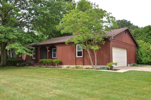 1155 Rosewood Dr, Marysville, OH 43040-9007