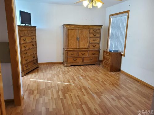 30 Coke Ave, Avenel NJ  07001-1913 exterior