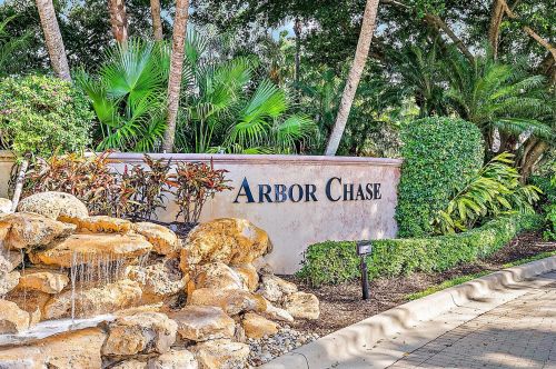 102 Chasewood Cir, West Palm Beach, FL 33418-4626