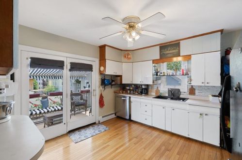 205 Ives St, Providence, RI 02906-3903