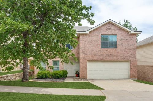 1709 Enoch Dr, Fort Worth, TX 76112-4437