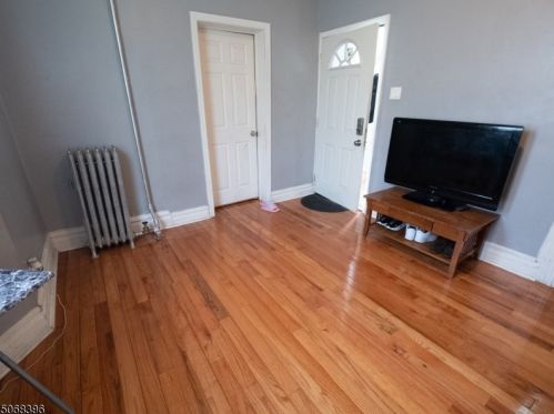 9 17th St, East Orange NJ  07017-5119 exterior