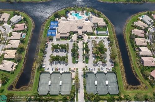 7275 Twin Falls Dr, Boynton Beach, FL 33437-3917