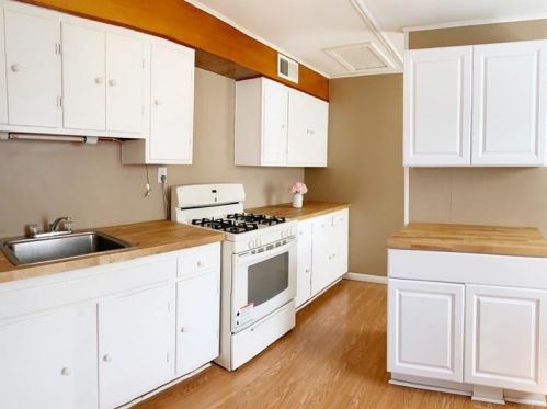 1080 March St, Hermitage PA  16146-2867 exterior