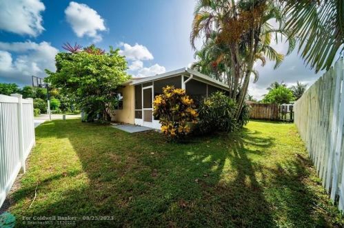 10100 Boynton Place Cir, Boynton Beach FL  33437-2612 exterior