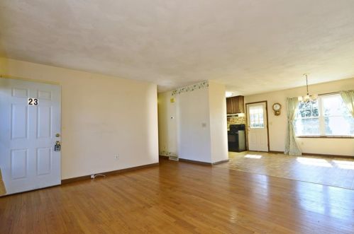 23 Rosemont Ave, Cumberland RI  02864-7518 exterior