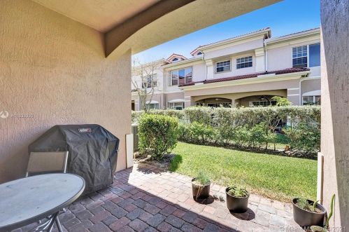 152 Nottingham Pl, Boynton Beach FL  33426-8430 exterior