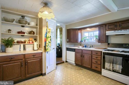 256 Walton St, Lemoyne PA  17043-2024 exterior