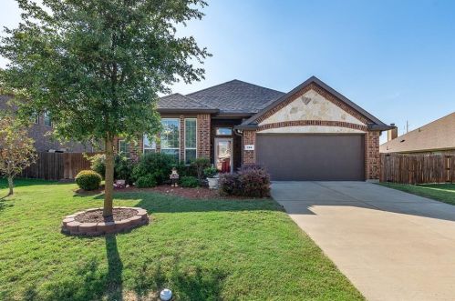113 Honeysuckle Ln, Waxahachie, TX 75165-7873