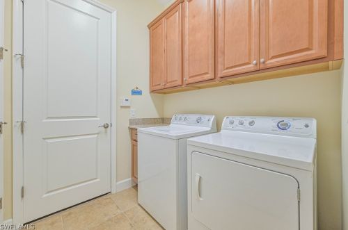 9137 Isla Bella Cir, Bonita Springs FL  34135-7198 exterior