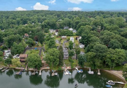 14 Boulder Rdg, Danbury CT  06811-3144 exterior