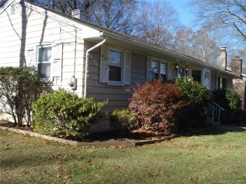 108 Pollys Ln, Uncasville, CT 06382-1441