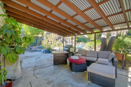 1552 Monmouth Dr, San Diego CA 92109-2247 exterior