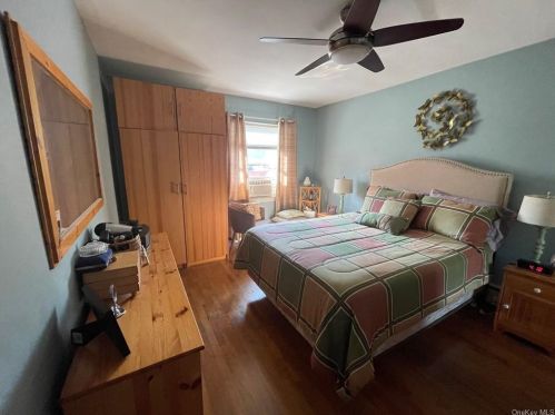 3871 Amundson Ave, Bronx NY  10466-5920 exterior