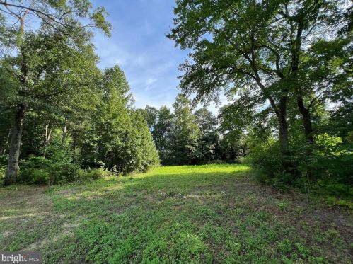 585 Artis Dr, Dover DE  19904-5626 exterior