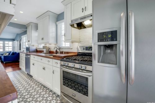 5 Hudson St, East Rockaway NY  11518-2527 exterior