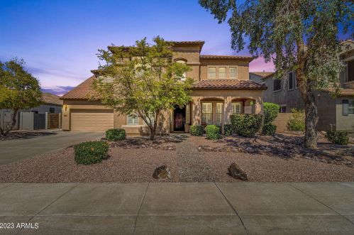 3058 Turnberry Dr, Gilbert, AZ 85298-9055