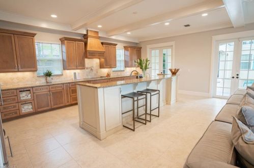 505 101 Ave, Naples FL 34108-3207 exterior