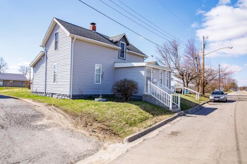 1339 Willard St, Washington Ch OH  43160-2373 exterior