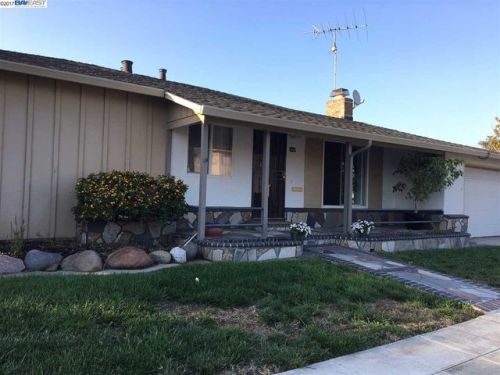 521 Kim Pl, Hayward, CA 94544-1731