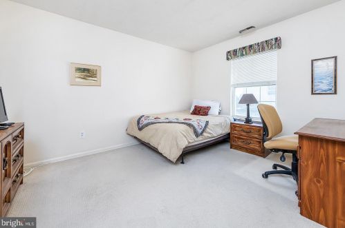 716 Cascade Dr, Mount Laurel NJ  08054-4956 exterior