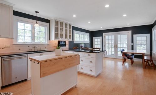 20 Stanford Pl, Montclair NJ  07042-5010 exterior