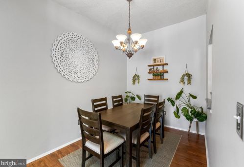 64 Holly Ct, Trenton NJ 08619-4636 exterior