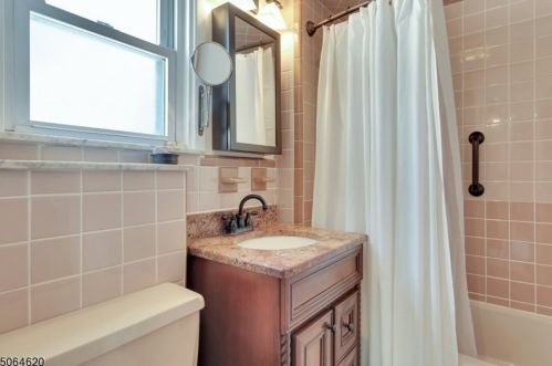 17 Glenwood Ave, Bloomfield NJ  07003-2201 exterior