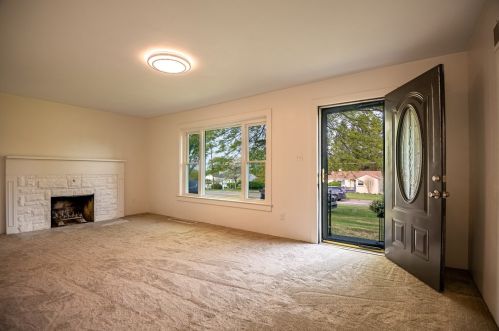 856 Buhl Farm Dr, Hermitage PA  16148-1556 exterior