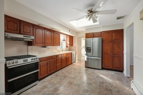1 Prince Rd, Parsippany NJ  07054-4822 exterior