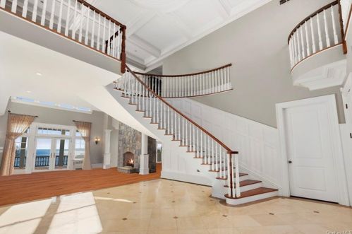 8 Hilltop Dr, Rye Brook NY  10573-5308 exterior