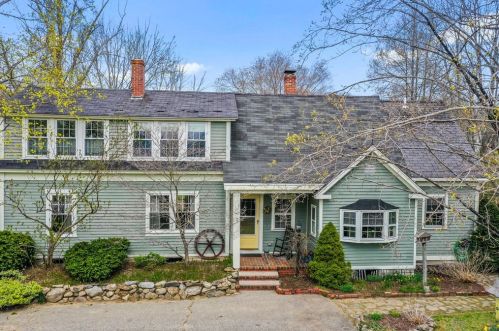 595 Main St, Hampstead, NH 03841-2065