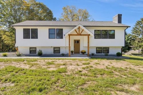 44 Newell Hill Rd, Ellington, CT 06029-2814