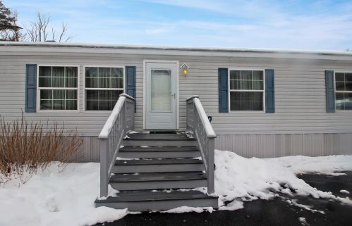 2 Elcona Dr, Keene NH  03431-5706 exterior