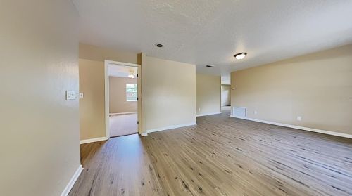 2050 Oswego Ave, Deltona, FL 32725-2828