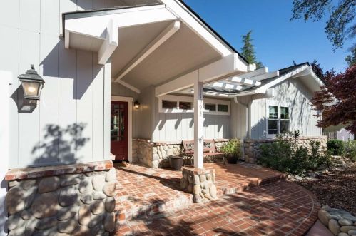 17993 Jayhawk Dr, Lake Wildwood, CA 95946-9211
