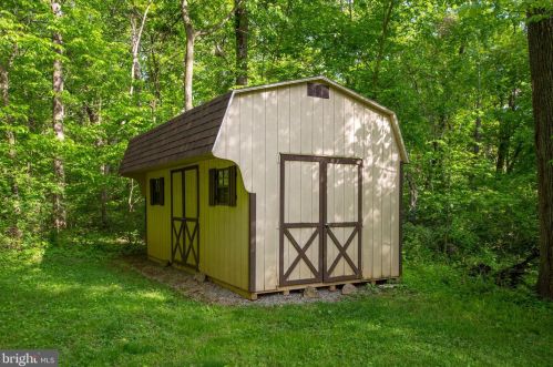 100 Hilldale Rd, Etters PA  17319-9469 exterior