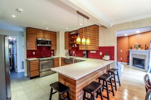 4 Pond View Dr, Brookfield Center CT  06804-3427 exterior