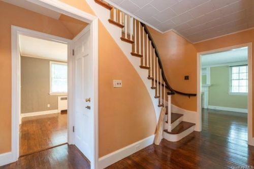 22 Circular Rd, Poughkeepsie NY 12601-4635 exterior