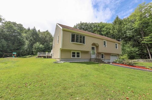 100 Mount Delight Rd, Deerfield NH  03037-1318 exterior