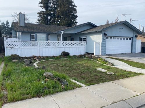 226 Oregon St, Ripon CA  95366-2145 exterior