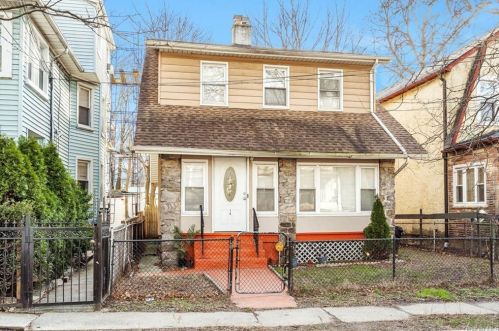 14 Bushnell Pl, Mount Vernon, NY 10550-4014