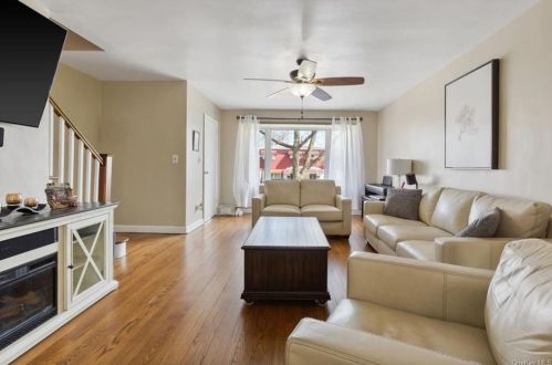 2543 Tiemann Ave, Bronx NY  10469-6111 exterior