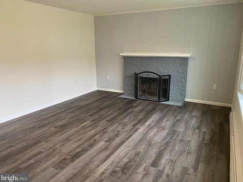 20 Schuylkill St, West Cressona, PA 17929-1409