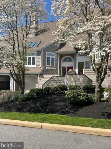 6 Wellfleet Ln, Wayne, PA 19087-5847