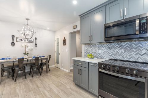 6930 Post Rd, Pleasanton CA  94568-2123 exterior